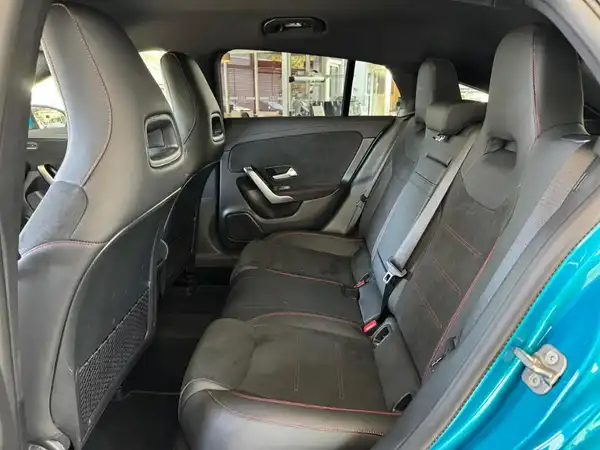 MERCEDES-BENZ CLA 200 AMG Line (10/31)