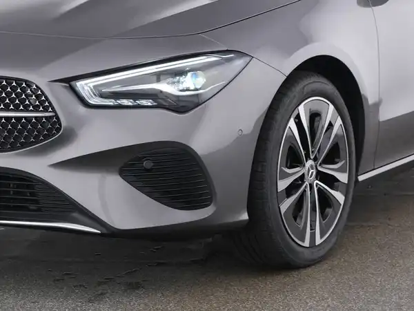 MERCEDES-BENZ CLA 180 (4/10)