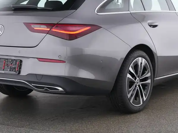 MERCEDES-BENZ CLA 180 (5/10)