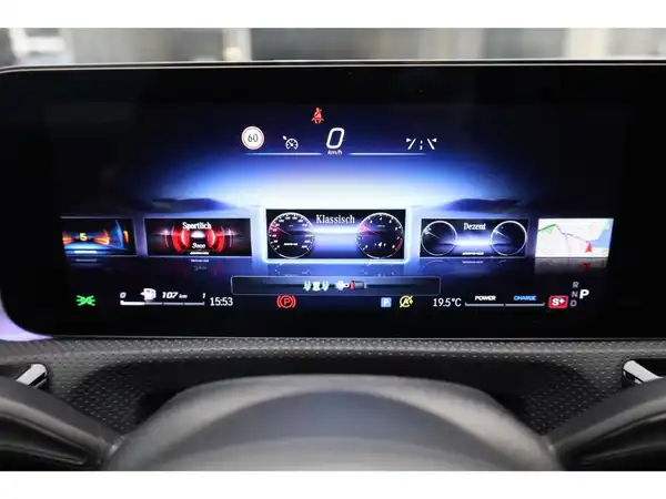 MERCEDES-BENZ CLA (17/27)