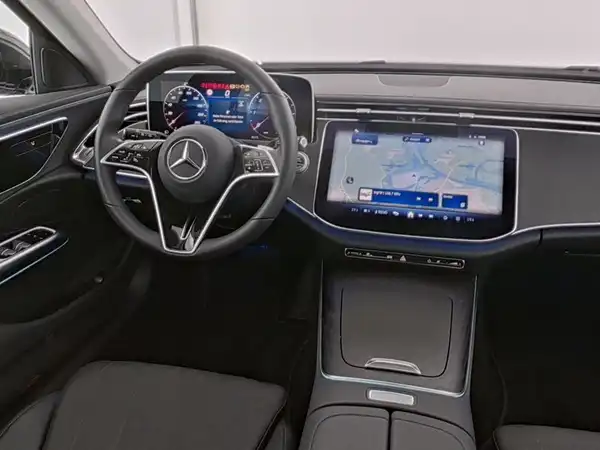 MERCEDES-BENZ E 220 (7/10)