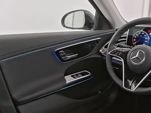 MERCEDES-BENZ E 220 (10/10)