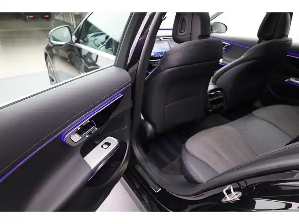 MERCEDES-BENZ E 220 (12/28)