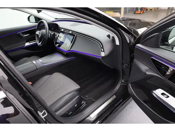 MERCEDES-BENZ E 220 (13/28)