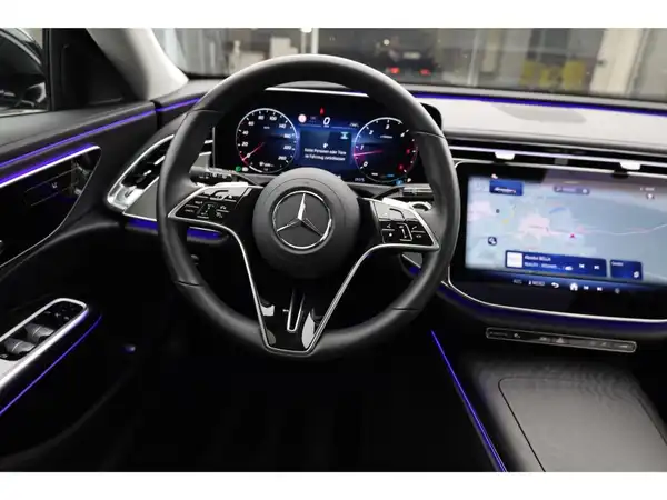MERCEDES-BENZ E 220 (15/28)