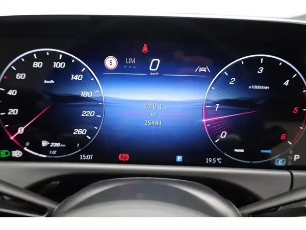 MERCEDES-BENZ E 220 (16/28)
