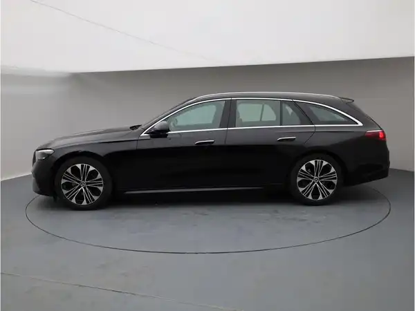 MERCEDES-BENZ E 220 (3/28)