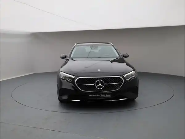MERCEDES-BENZ E 220 (9/28)