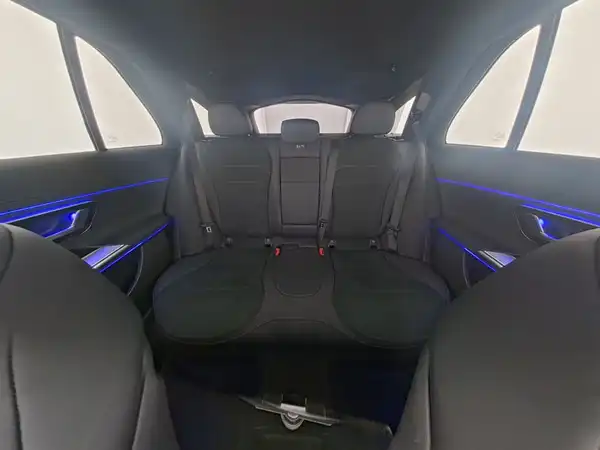 MERCEDES-BENZ E 220 (9/10)