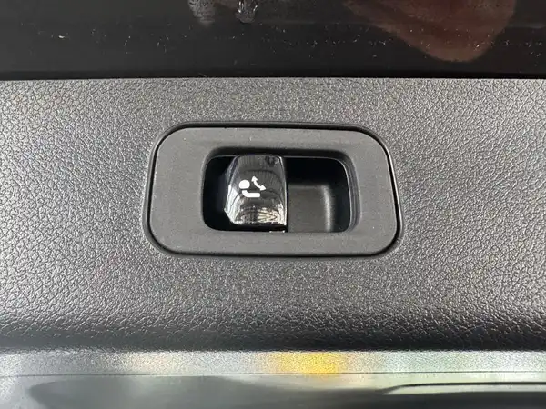 MERCEDES-BENZ E 220 (12/18)