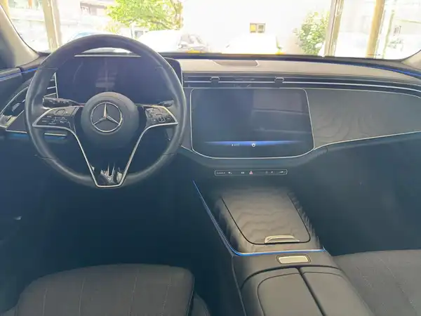 MERCEDES-BENZ E 220 (14/18)
