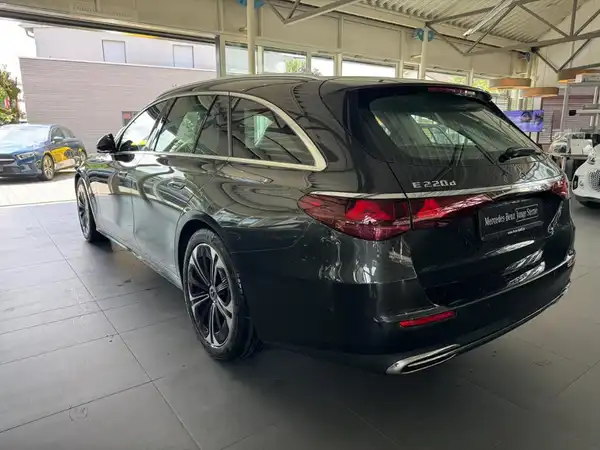 MERCEDES-BENZ E 220 (3/18)