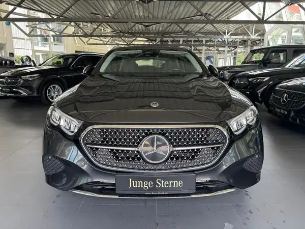 MERCEDES-BENZ E 220 (7/18)