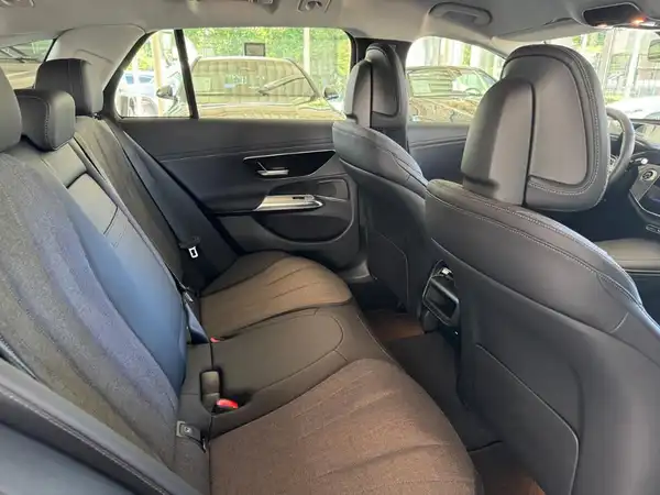 MERCEDES-BENZ E 220 (14/21)