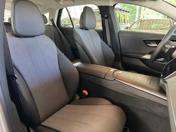 MERCEDES-BENZ E 220 (16/21)