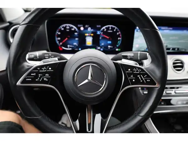 MERCEDES-BENZ E 300 d (14/25)