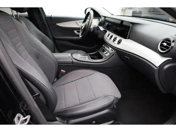 MERCEDES-BENZ E 300 d (17/25)