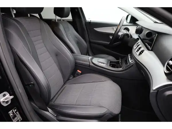 MERCEDES-BENZ E 300 d (19/25)