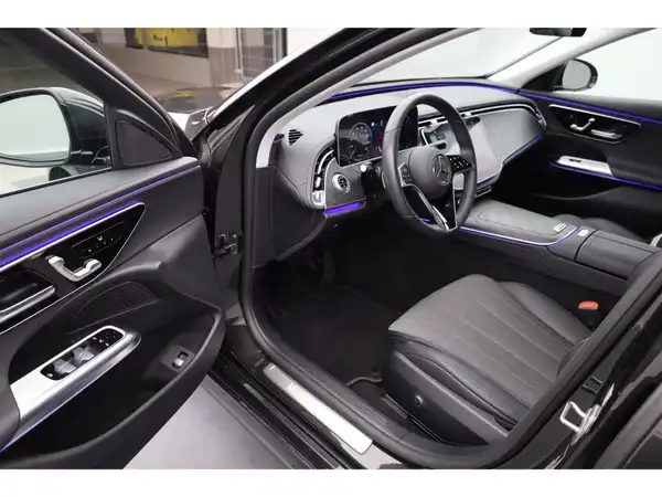 MERCEDES-BENZ E-220 d (11/28)