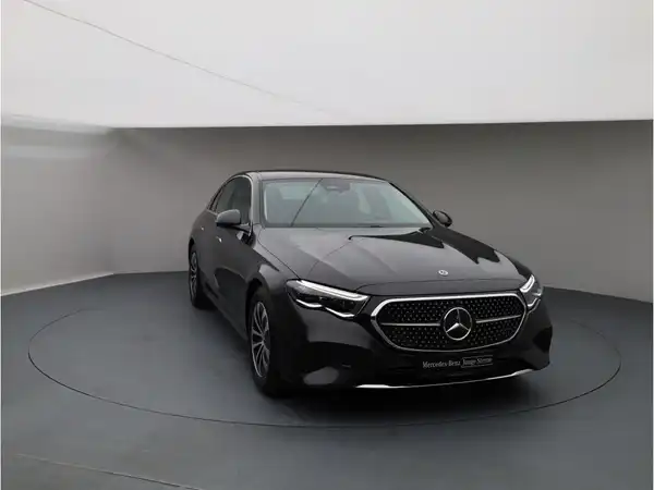 MERCEDES-BENZ E-220 d (9/28)