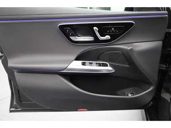 MERCEDES-BENZ E-220 d (10/28)