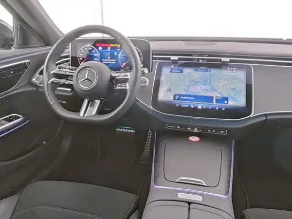 MERCEDES-BENZ E 220 (7/10)