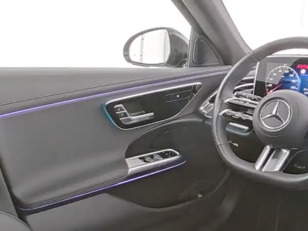 MERCEDES-BENZ E 220 (10/10)