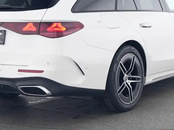 MERCEDES-BENZ E 220 (5/10)