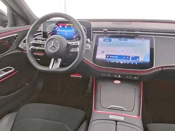 MERCEDES-BENZ E 220 (7/10)