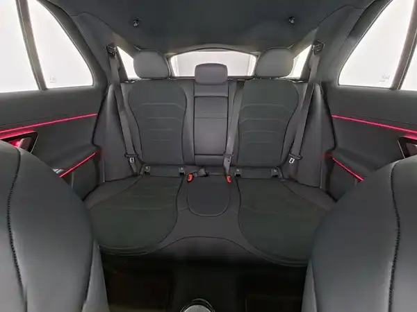 MERCEDES-BENZ E 220 (9/10)