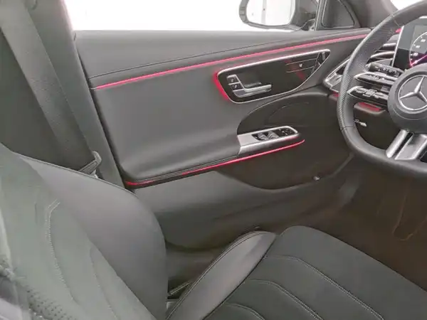 MERCEDES-BENZ E 220 (10/10)