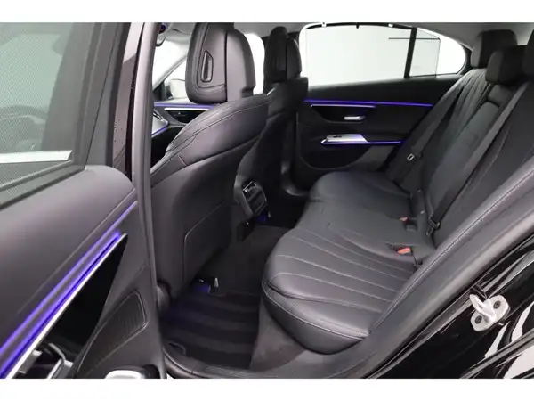 MERCEDES-BENZ E 200 (12/26)