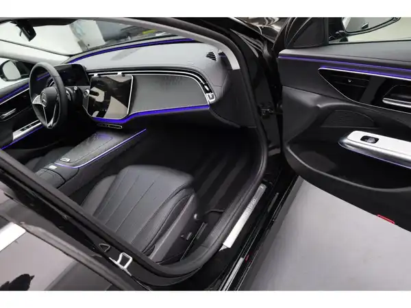 MERCEDES-BENZ E 200 (13/26)