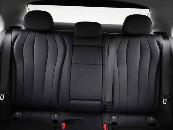 MERCEDES-BENZ E 200 (24/26)