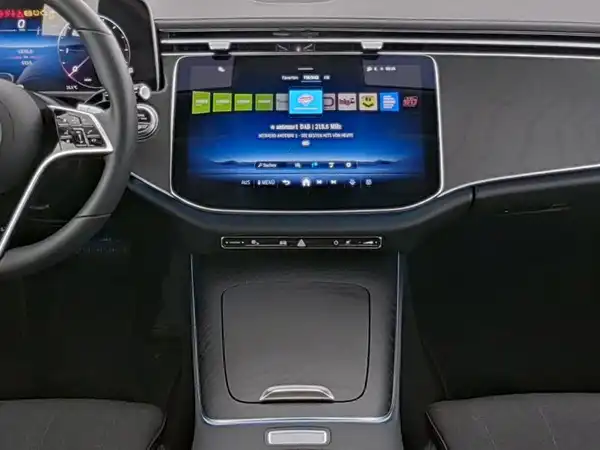 MERCEDES-BENZ E 220 (6/10)