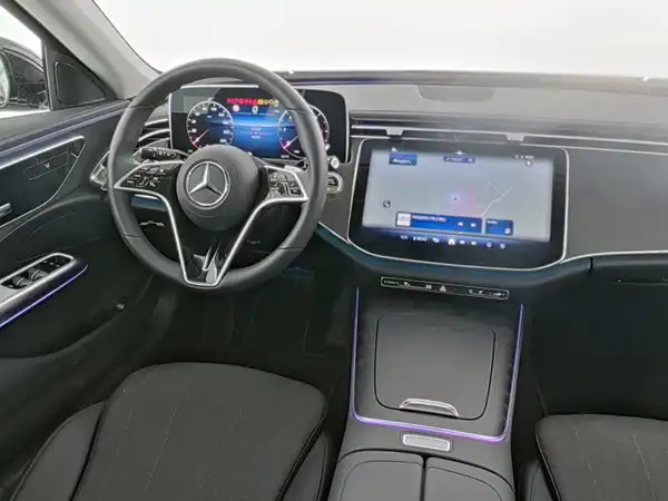 MERCEDES-BENZ E 220 (6/10)
