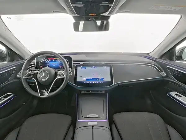 MERCEDES-BENZ E 220 (7/10)
