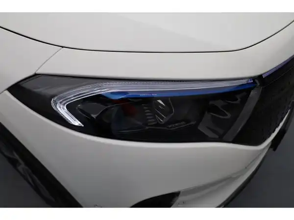 MERCEDES-BENZ EQA (24/24)
