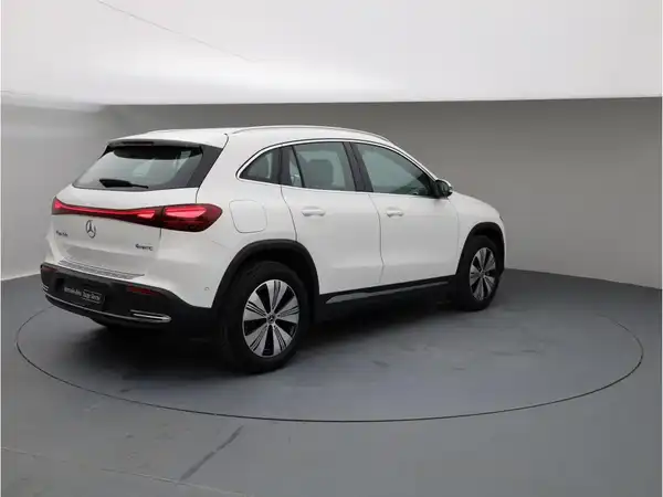MERCEDES-BENZ EQA (6/24)