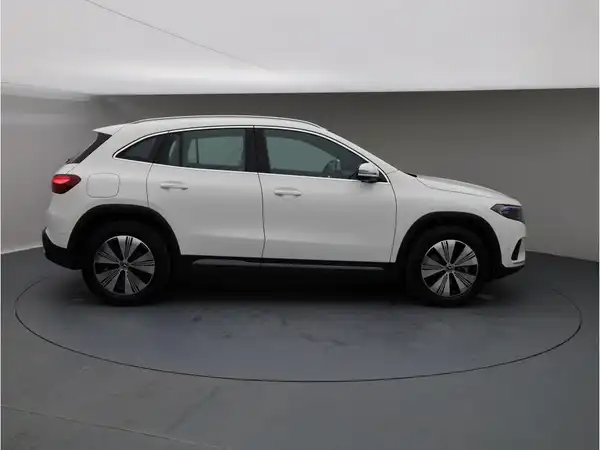 MERCEDES-BENZ EQA (7/24)