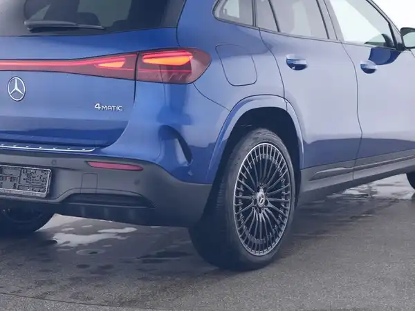 MERCEDES-BENZ EQA (5/10)