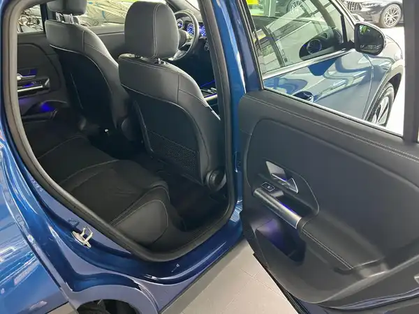 MERCEDES-BENZ EQA (12/25)