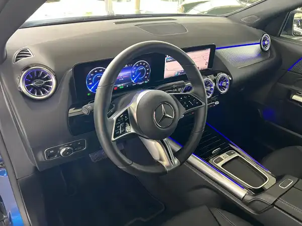MERCEDES-BENZ EQA (14/25)