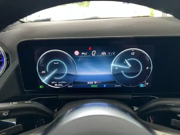 MERCEDES-BENZ EQA (24/25)