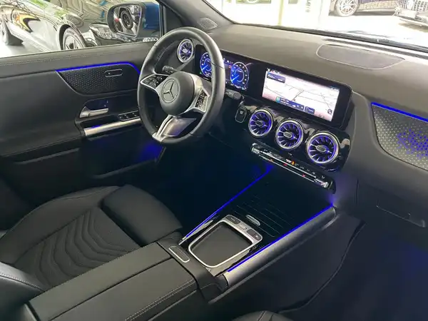 MERCEDES-BENZ EQA (10/25)