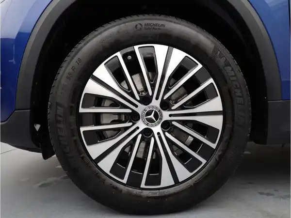 MERCEDES-BENZ EQA (27/27)
