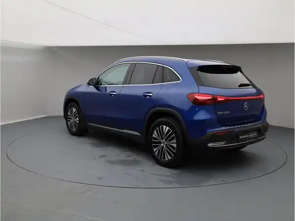 MERCEDES-BENZ EQA (4/27)