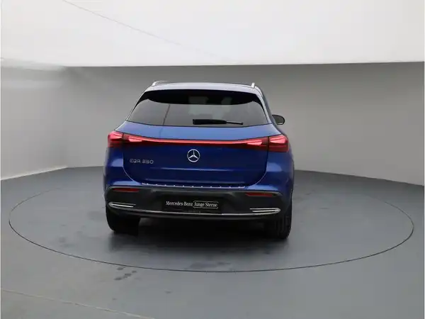 MERCEDES-BENZ EQA (5/27)