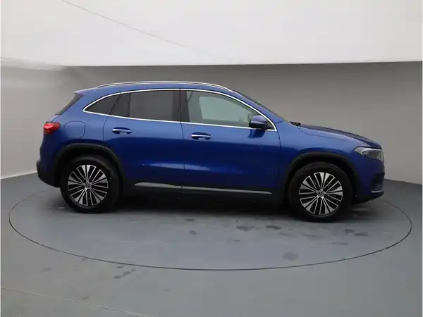 MERCEDES-BENZ EQA (7/27)