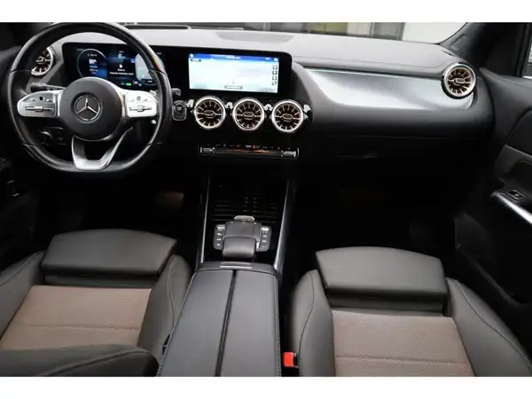 MERCEDES-BENZ EQA (20/25)